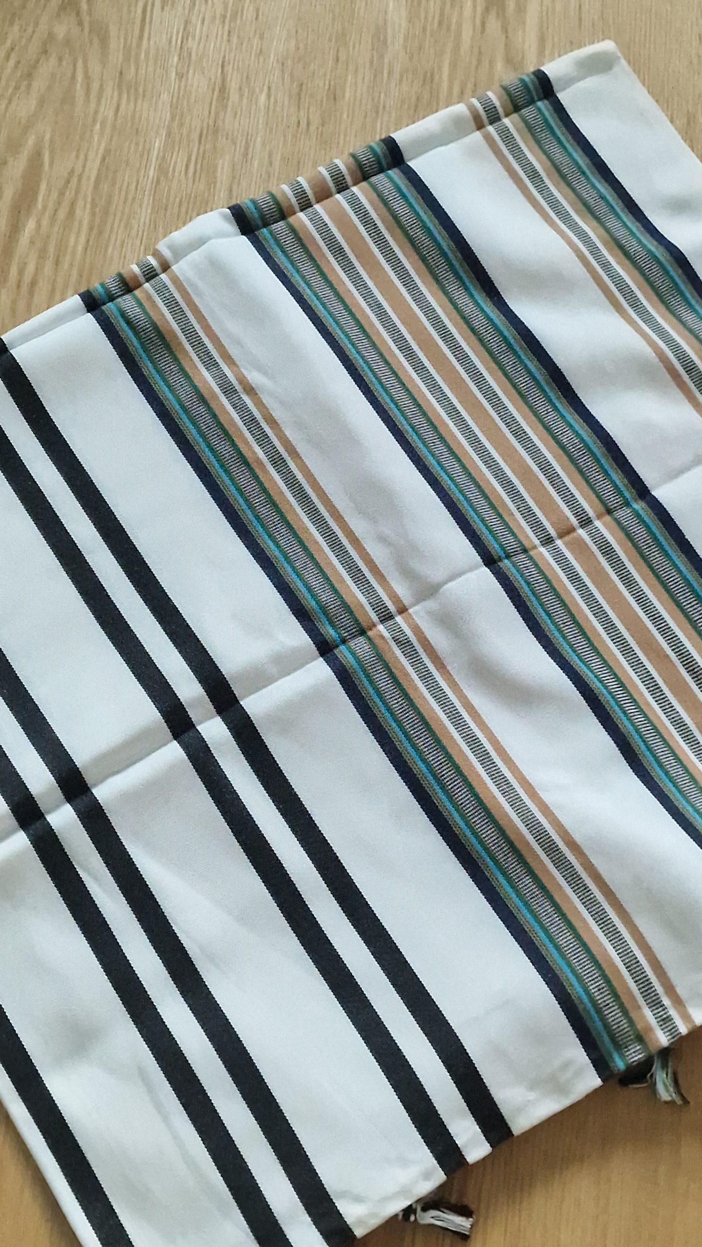 Yemeni Friday White & Green Oasis "Sunnah" Shawl